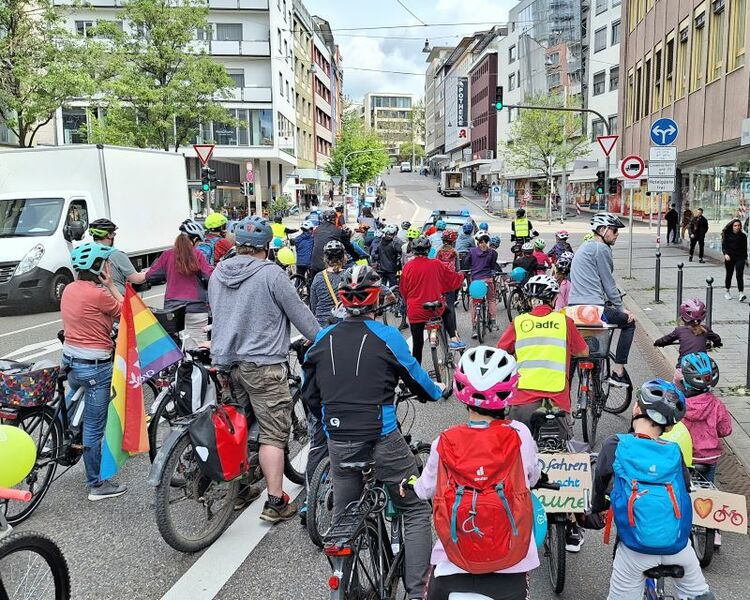 kidical-mass-fahrraddemo-mit-fest