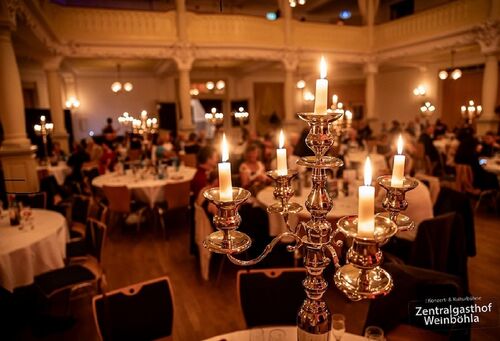 jubilaumsball-125675-zentralgasthof-feiert-125-jahre-zentraler-675-jahre-weinbohla