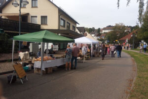 Straßenfest mit Bauern- und Kunsthandwerkermarkt