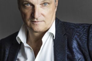 Stefan Jürgens liest und singt Tucholsky - Der Tag des Buches in Neuenhagen