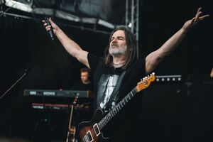 Ray Wilson - Genesis Classic | Teilbestuhlt