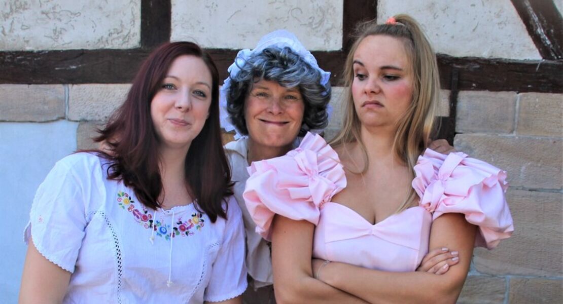 theater-gegenstand-marchen-frau-holle