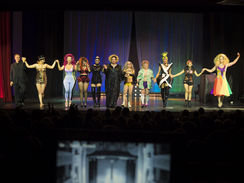 drag-voyage-die-reise-durch-die-welt-des-drag