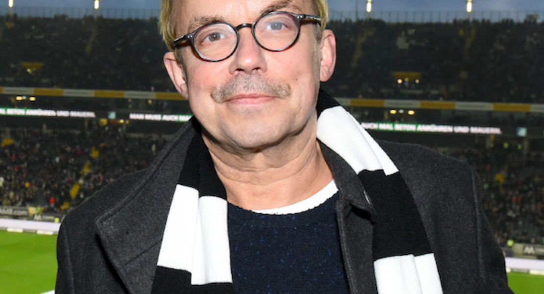 herz-rotschwarz-gestreift-der-eintracht-talk-mit-henni-nachtsheim