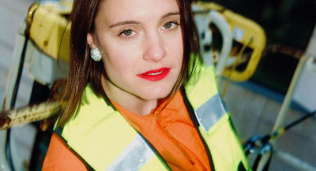 sophia-kennedy-squeeze-me-live