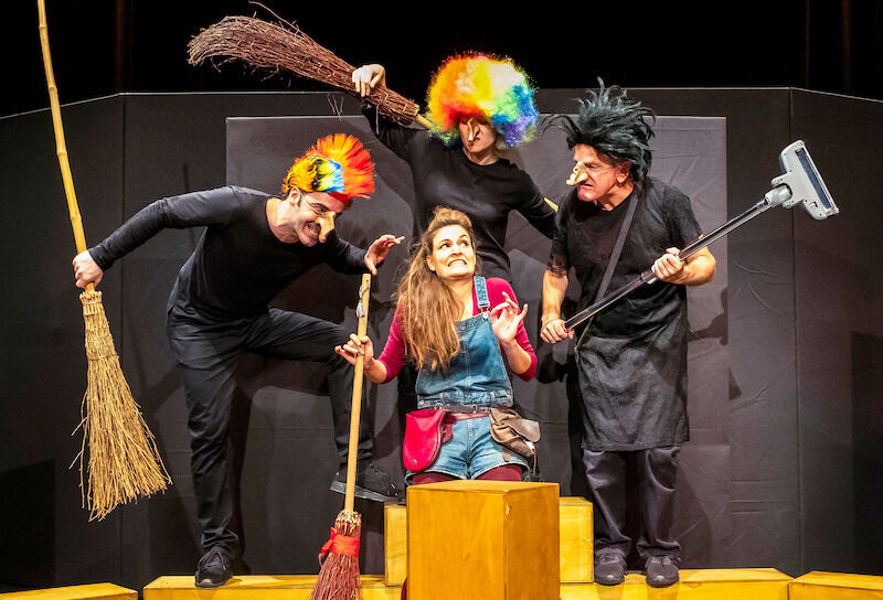 die-kleine-hexe-ab-4-mit-jubilaumsparty