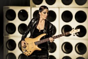 Ida Nielsen & The Funkbots - Die Ex-Prince Bassistin