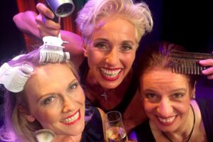 Sekt and the City - Frisch geföhnt und flach gelegt