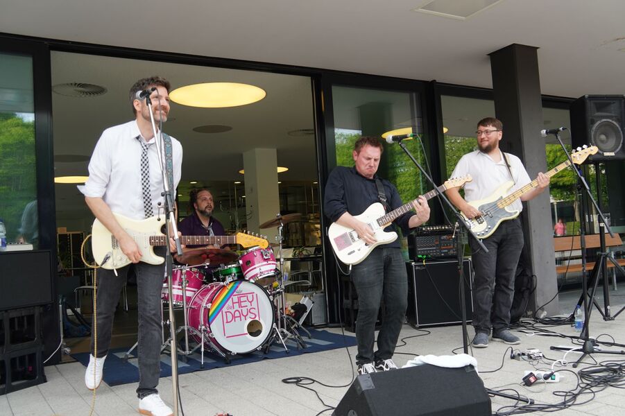 cafino-concerts-2025-mit-die-heydays
