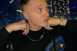 YFG PAVE / Support: SLY ALONE & PEAKS - 