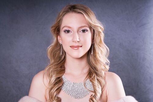 marie-winter-die-weihnachtsshow-ein-festlicher-abend-mit-tanz-und-musik-in-der-trinkkuranlage