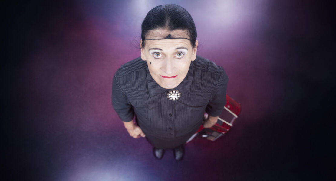 carmela-de-feo-froschkonigin