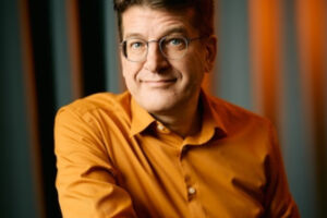 Nils Heinrich - Brückentage in Übergangsjacke