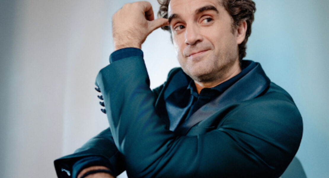 bucherbuhne-oliver-wnuk-wnuk-denkt-laut-und-liest-was-vor