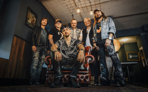 juke-box-hero-europes-finest-foreigner-tribute-band