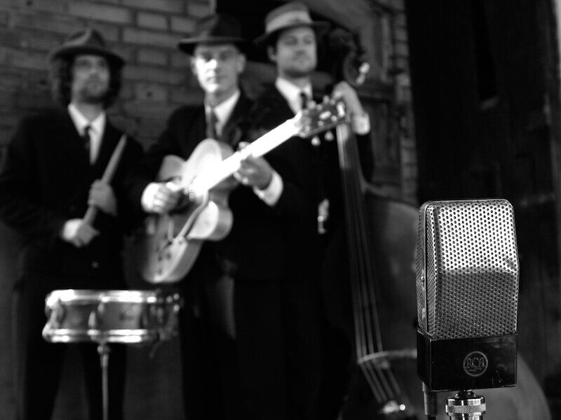 the-rockin-lafayettes-a-rocking-gentle-jump