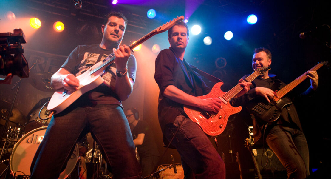 dire-strats-the-music-of-dire-straits