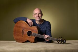 Acoustic Fingerstyle Guitar: Solokonzert mit Jens Kommnick
