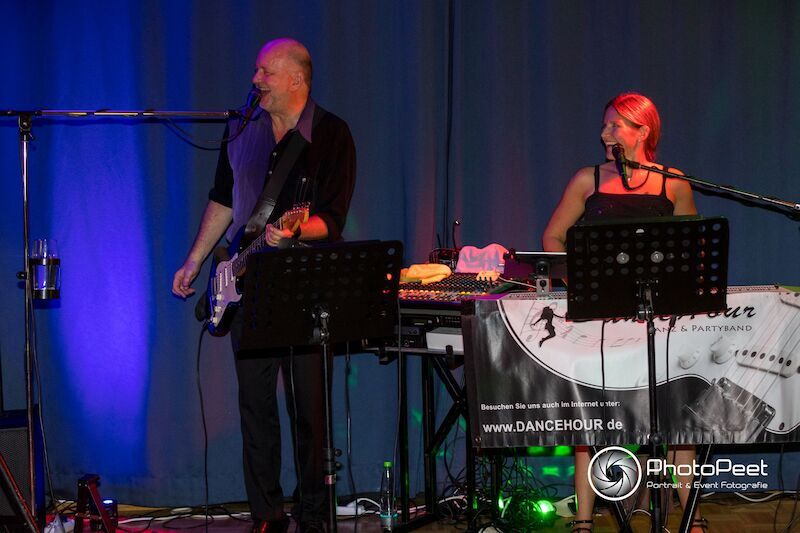 tanz-in-den-mai-mit-der-tanzband-dancehour