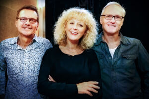 Lydie Auvray Trio - Salut! Et merci