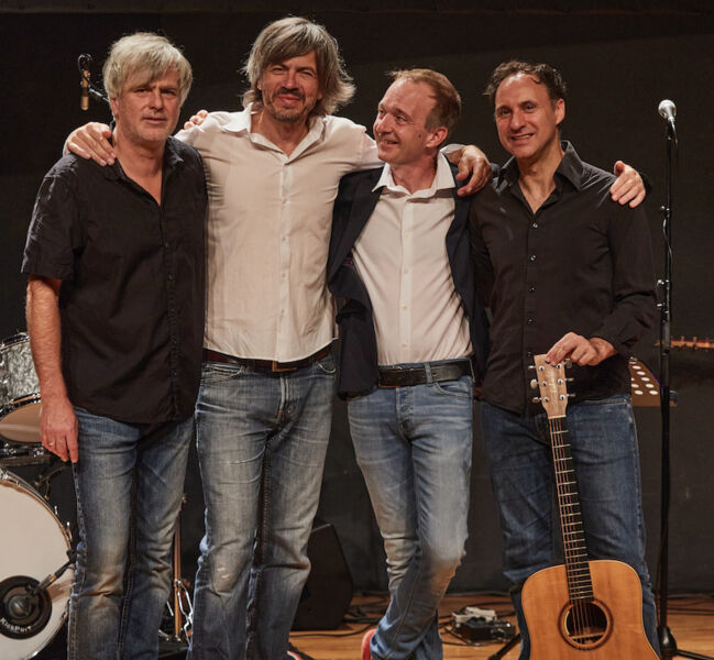 aus-voller-kehlefur-die-seele-singen-fur-alle-mit-patrick-bopp-alias-memphis-fuenf-summernight-special-mit-band