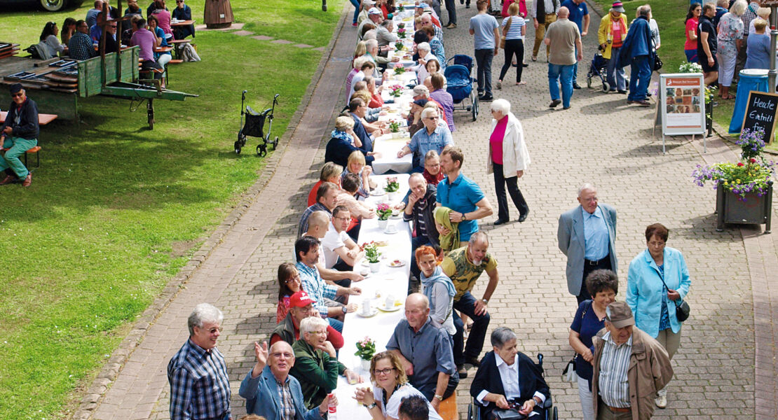 faire-kaffeetafel-in-der-klosterstrasse
