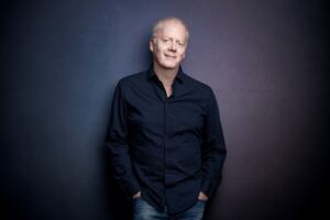 John Doyle - Lass die Kirche im Dorf