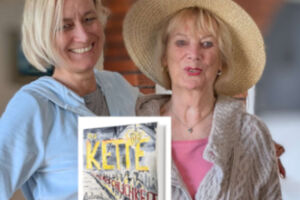 Gerda Kümmel mit Ilona Kümmel - Kette der Menschlichkeit