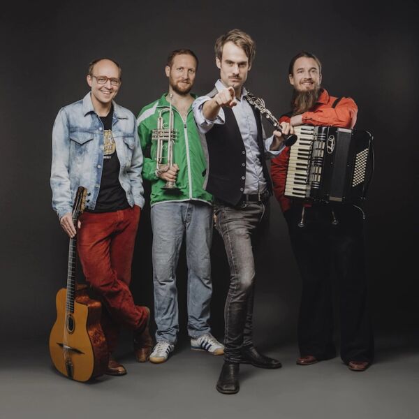 gankino-circus-die-letzten-ihrer-art