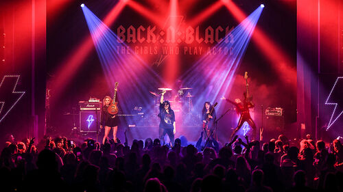 backnblack-the-girls-who-play-acdc-all-girl-tribute-to-acdc