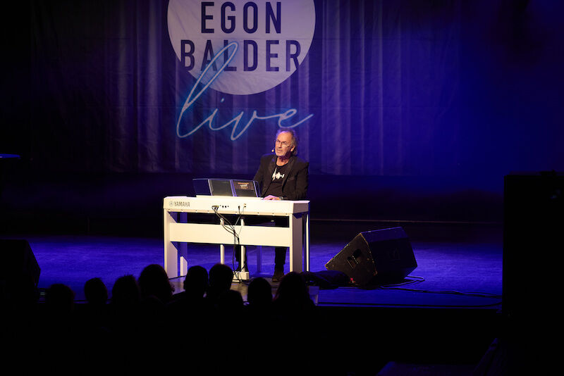 hugo-egon-balder-erzahlt-es-bloss-nicht-weiter