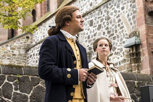 ein-charmantes-scharmutzel-fuhrung-im-kostum-mit-lotte-und-goethe