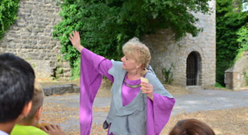 fuhrung-mit-der-wusten-urschel-auf-der-burg