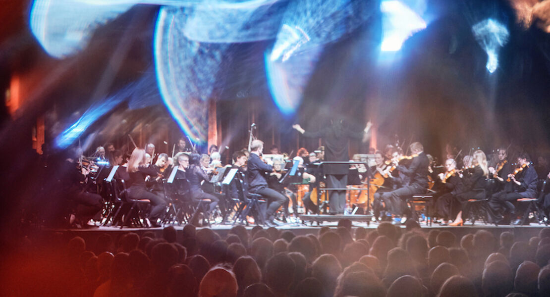 ensemble-reflektor-der-damon-musik-tanz-junge-stimmen-grosse-fragen-musik-und-tanz-im-spannungsfeld-von-vergangenheit-und-gegenwart