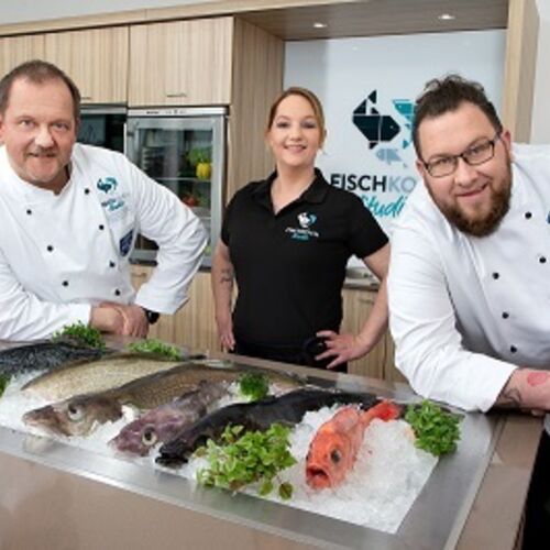 kochshow-original-mit-kalt-warmem-fischbuffet