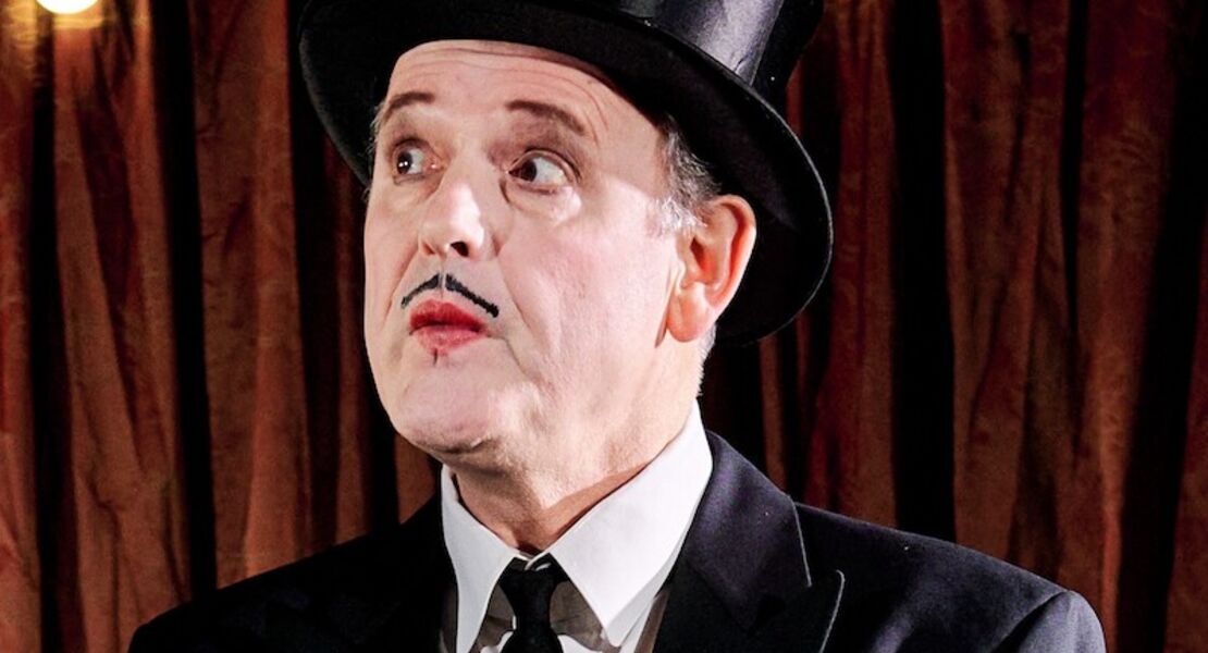 flucht-ins-gluck-ein-kino-variete-mit-film-live-musik-und-buhnen-show