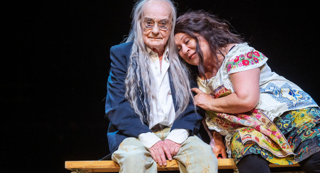 s-wie-schadel-szenische-reflexion-einer-ungreifbaren-welt-auf-texte-von-navid-kermani