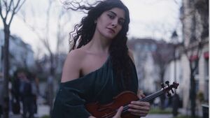 Layale Chaker & Sarafand: Radio Afloat