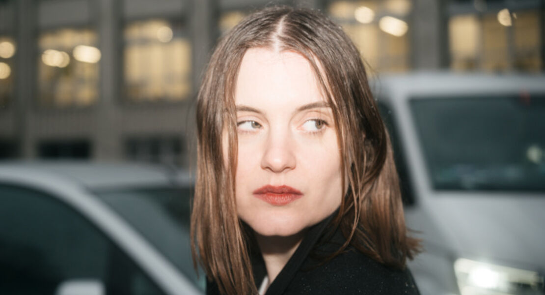 sophia-kennedy-squeeze-me-live