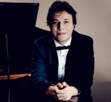 Earthquake  Ilya Shmukler, Klavier - Konzerte mit jungen Künstlerinnen und Künstlern