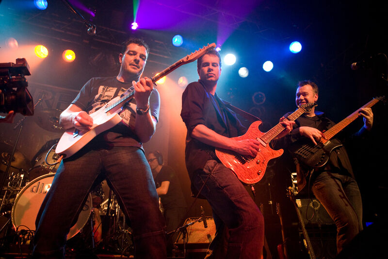 dire-strats-the-music-of-dire-straits