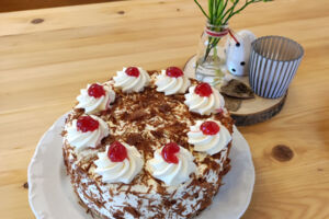 Wir zaubern eine Schwarzwälder Kirschtorte