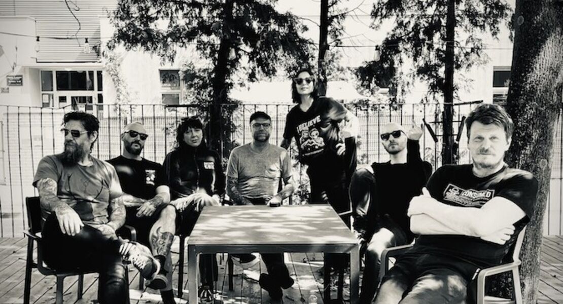 crippled-black-phoenix-uk-temple-fang-nl