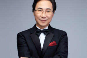Vier Jahrzehnte im Einklang Zum 40-jährigen Jubiläum der Städtepartnerschaft zwischen Shanghai und Hamburg - Liao Changyong, Bariton I Zhang Aozhe, Geige I Soloists Chamber Ensemble