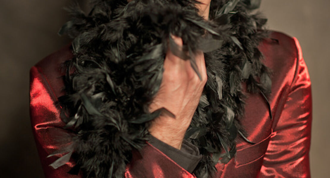 jo-van-nelsen-solang-nicht-die-hose-am-kronleuchter-hangt