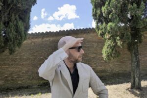 Eric Pfeil - Hotel Celentano