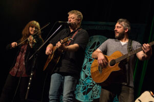 Fiddlers Green feat. Paddy goes to Holyhead