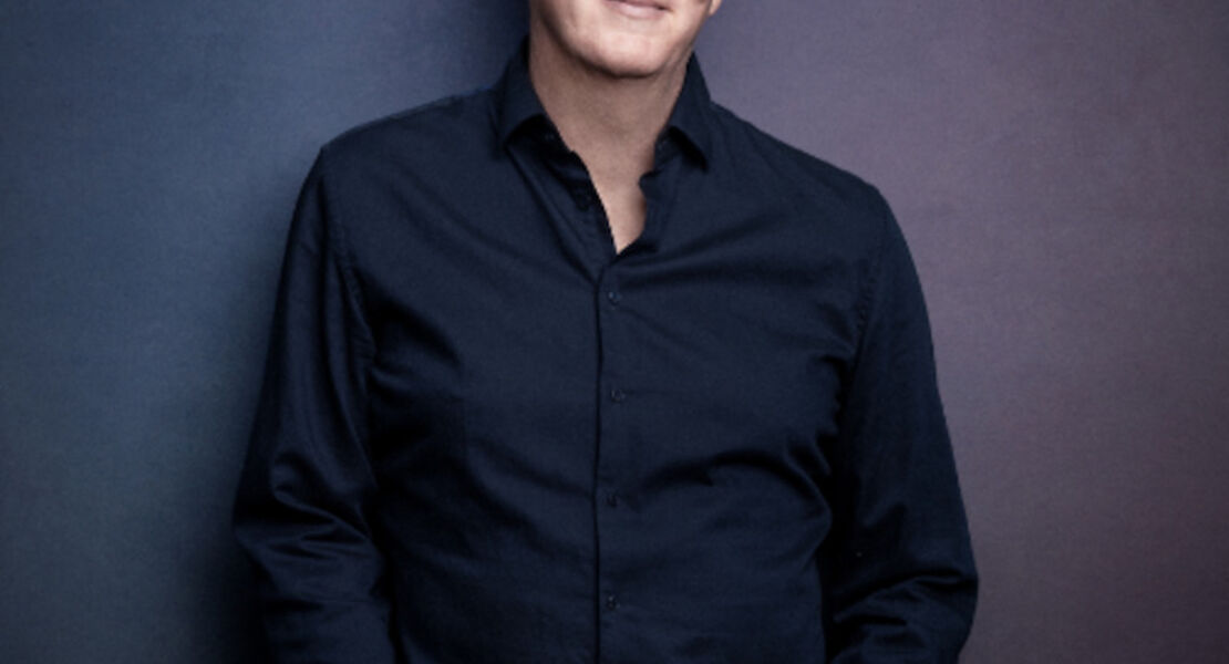 john-doyle-lass-die-kirche-im-dorf