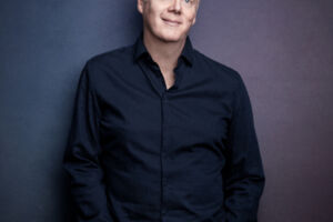 John Doyle - Lass die Kirche im Dorf