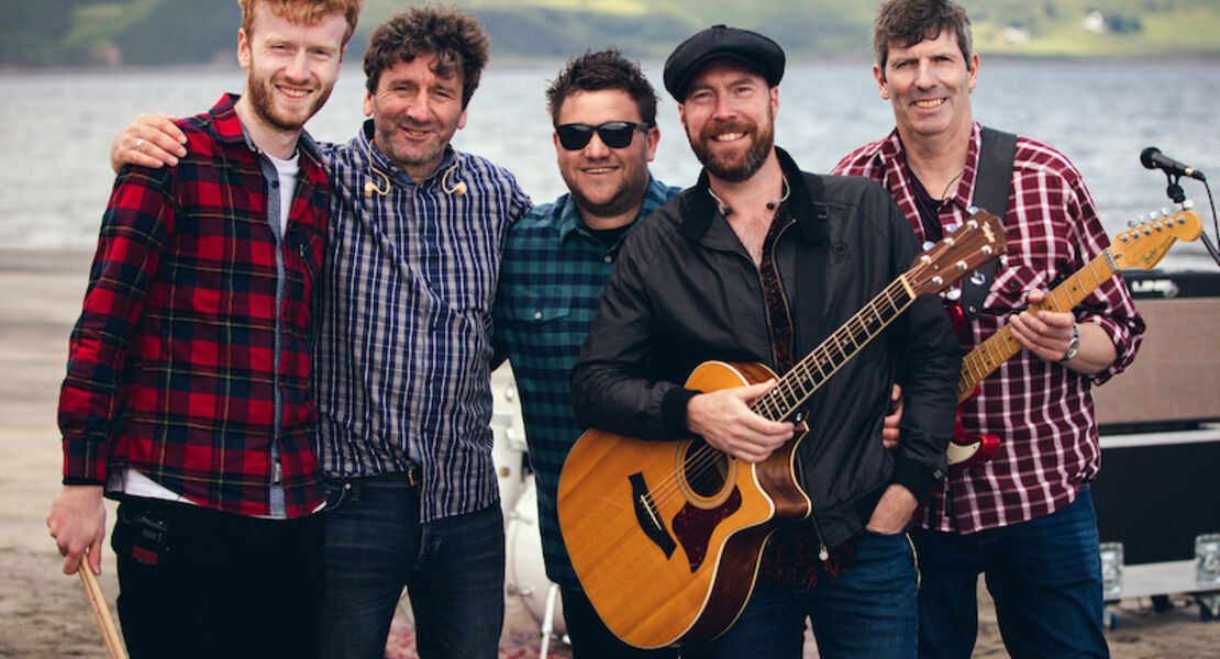 beat-the-drum-the-runrig-experience